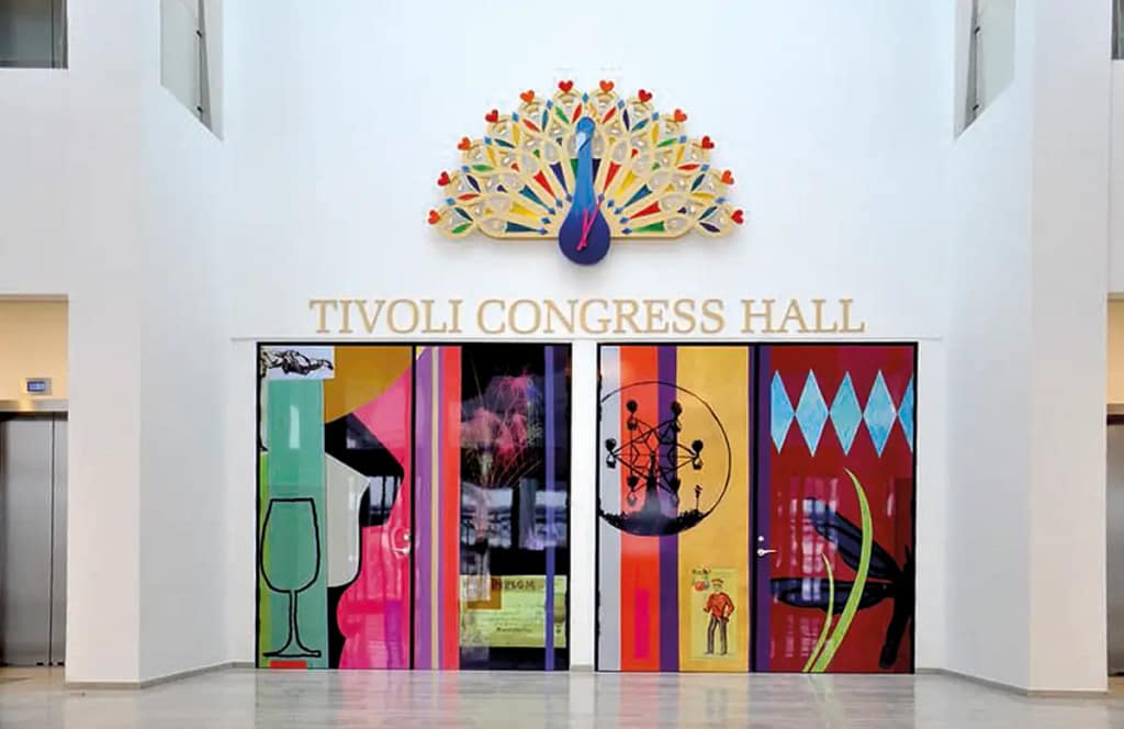 Ovenlysprisme og grøn taghave – kongresbygning i København